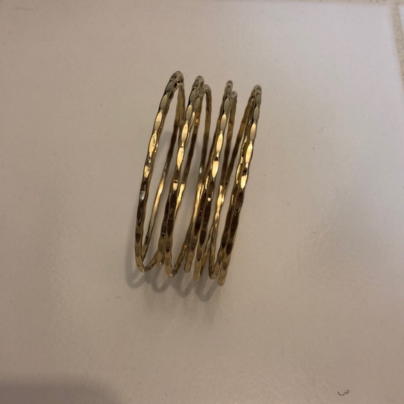 Gold tone bangle - Picture 2 of 4